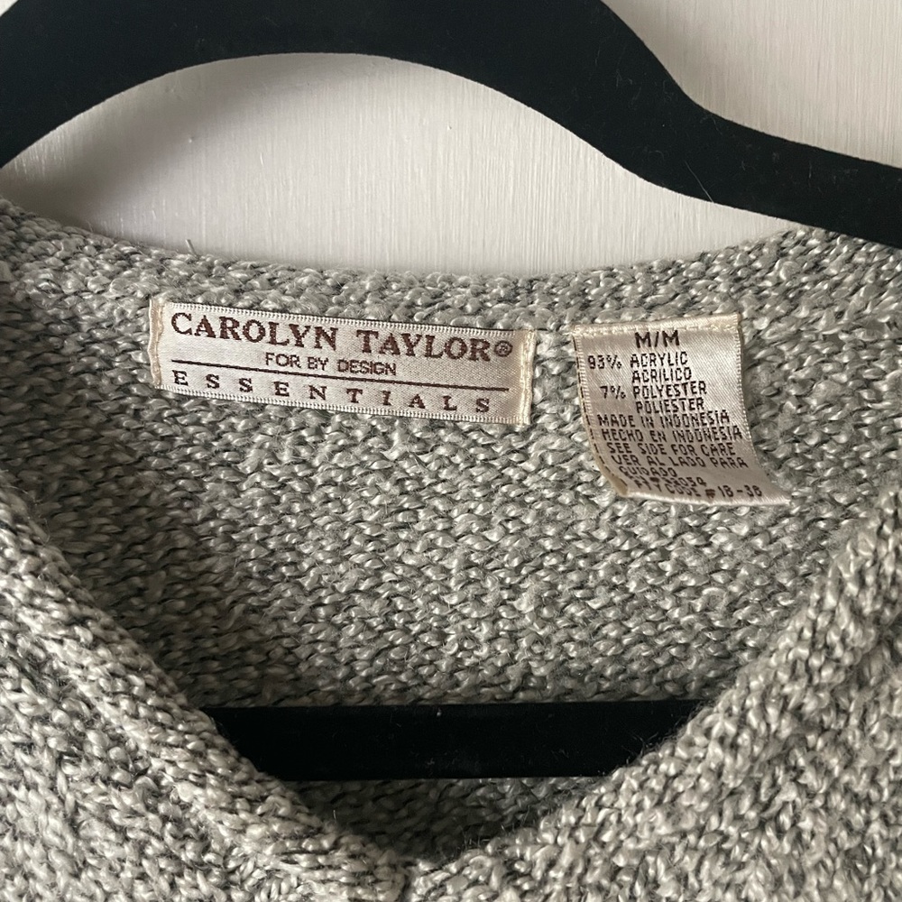 Women’s Sweater - Picture 2 of 5